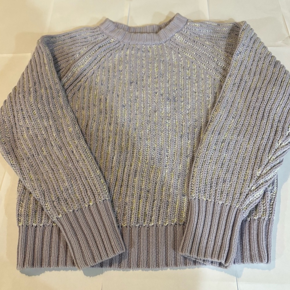 Universal Thread Lavender Crewneck Sweater